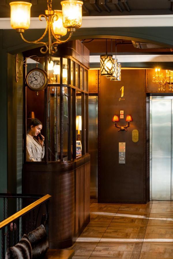 The Coach Hotel Sukhumvit - Asok Bts Bangkok Exterior photo