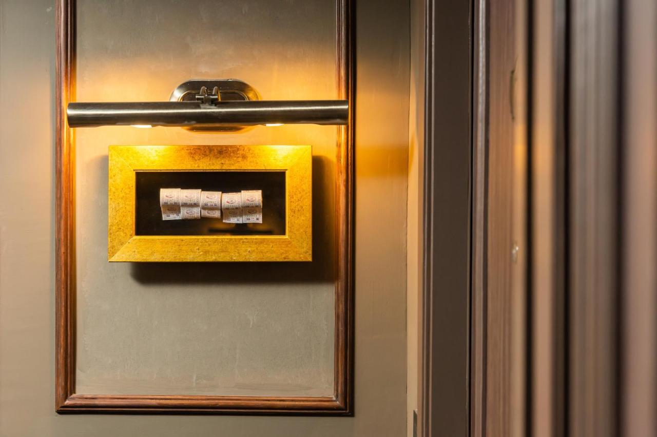 The Coach Hotel Sukhumvit - Asok Bts Bangkok Exterior photo